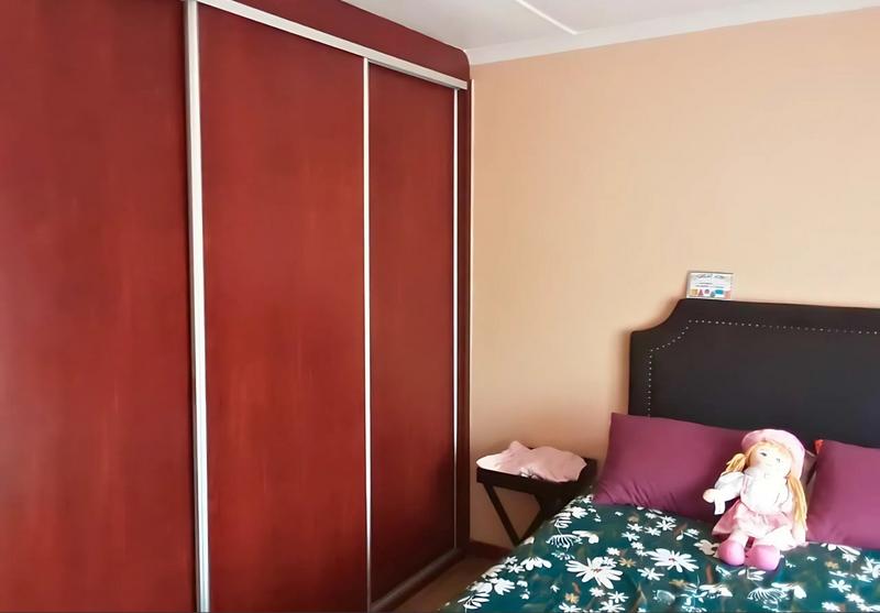 5 Bedroom Property for Sale in Fairview Western Cape